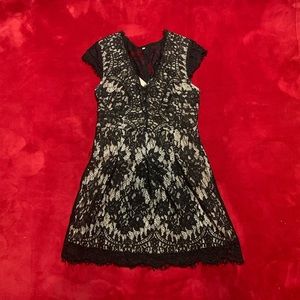 Sheln women black lace dress